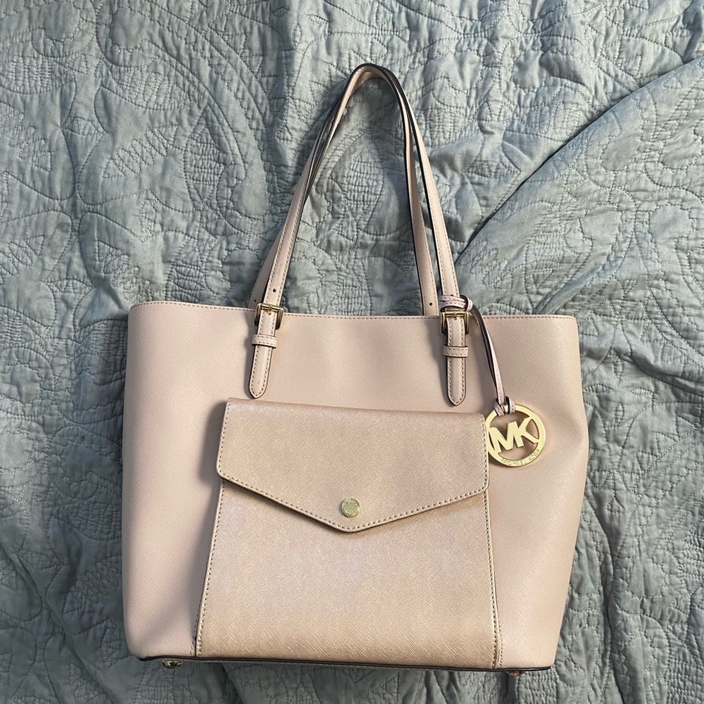 Barely used Michael Kors Jet Set Tote Bag Light Pink - Picture 2 of 5